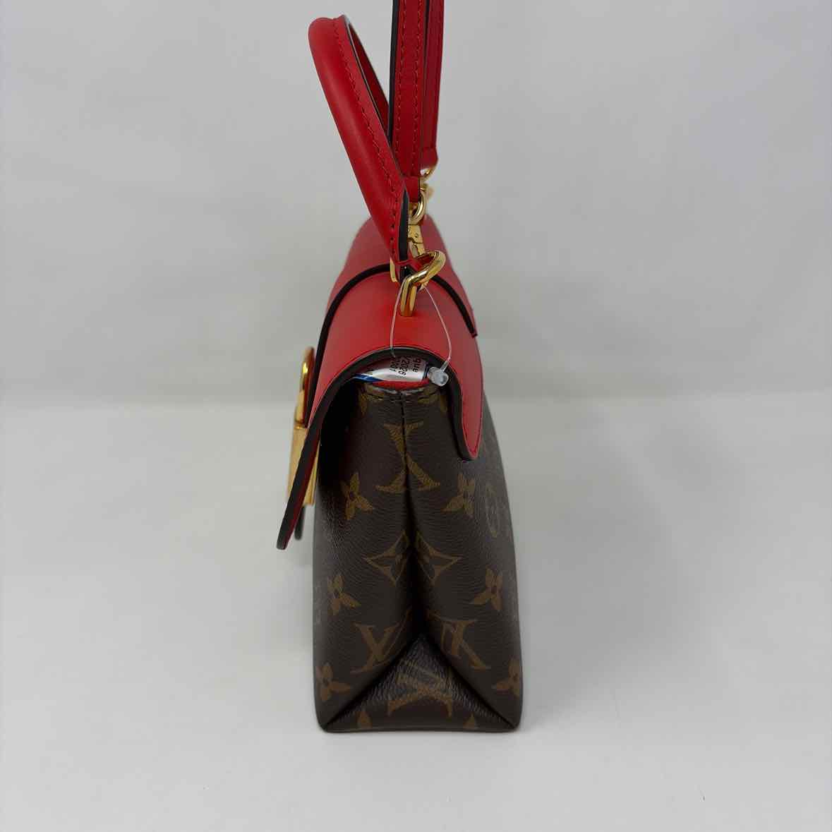 Pre-Owned Louis Vuitton Red Canvas Designer Handbag