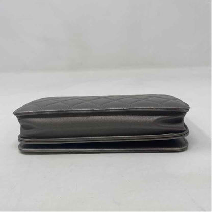 Pre-Owned Chanel Gunmetal Leather Designer Handbag