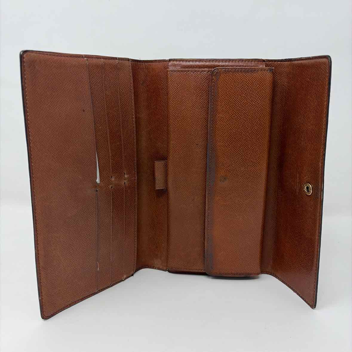 Pre-Owned Louis Vuitton Brown Leather Designer Wallet