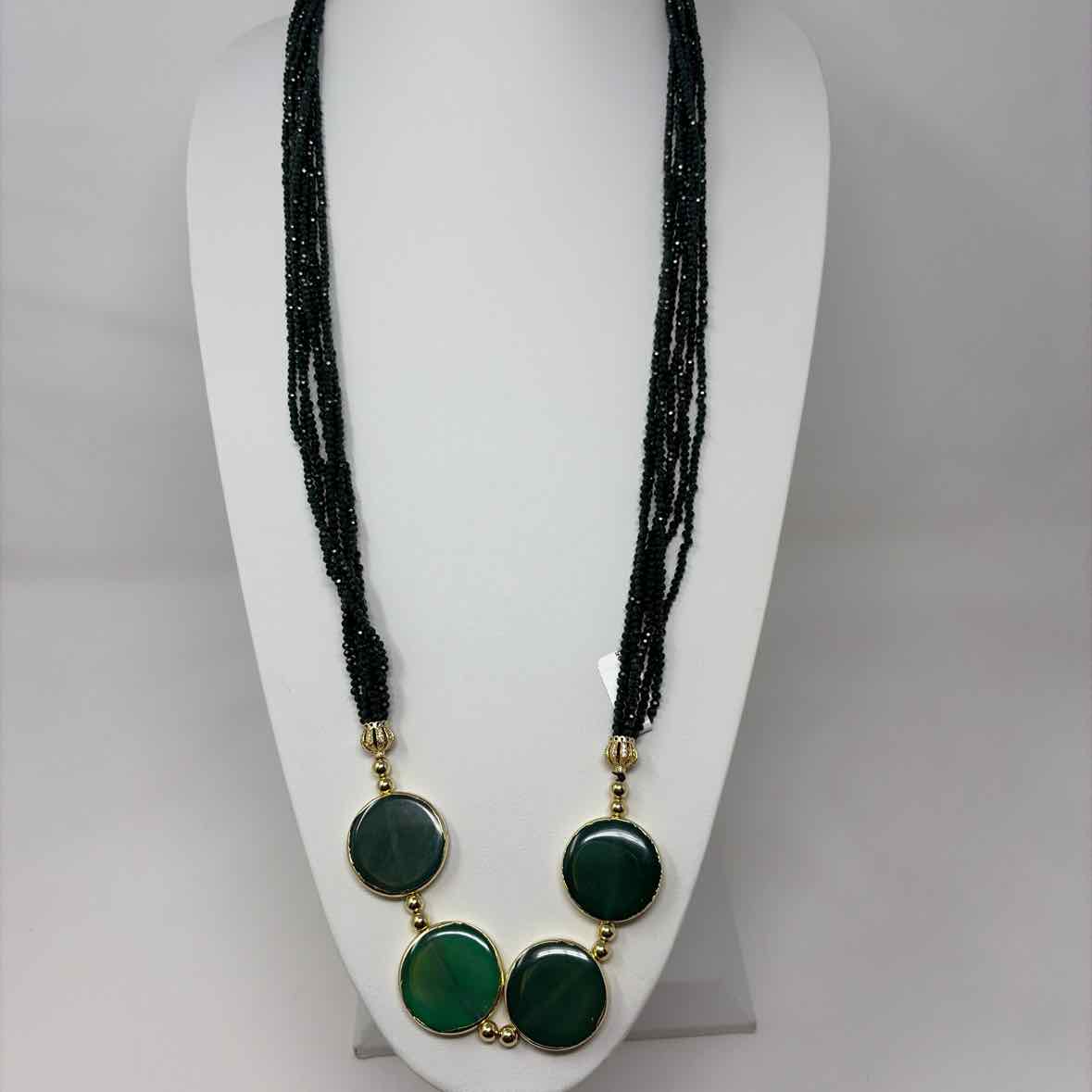 Pre-Owned Boutique Green Beaded Necklace