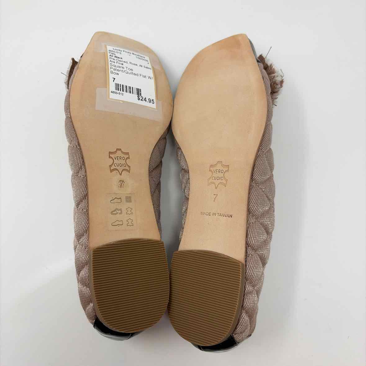 Pre-Owned Shoe Size 7 All Black Rose Flats