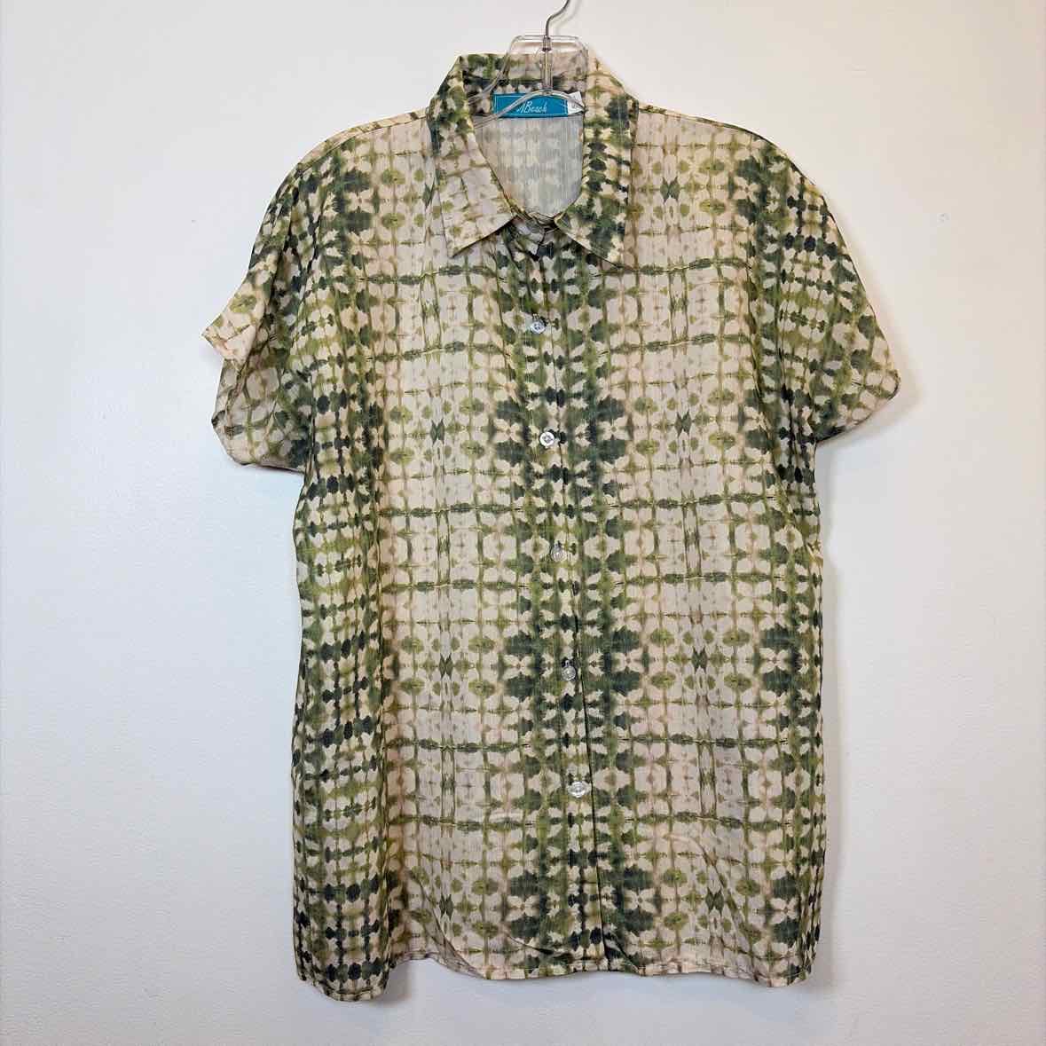 Pre-Owned Size S/M KBeach Green Print Top
