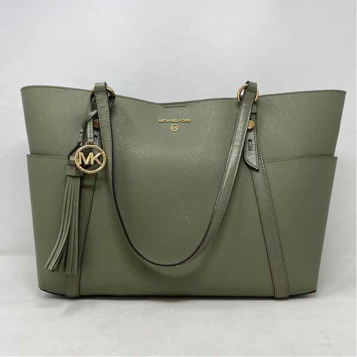 Pre-Owned Michael Kors Green Leather Handbag