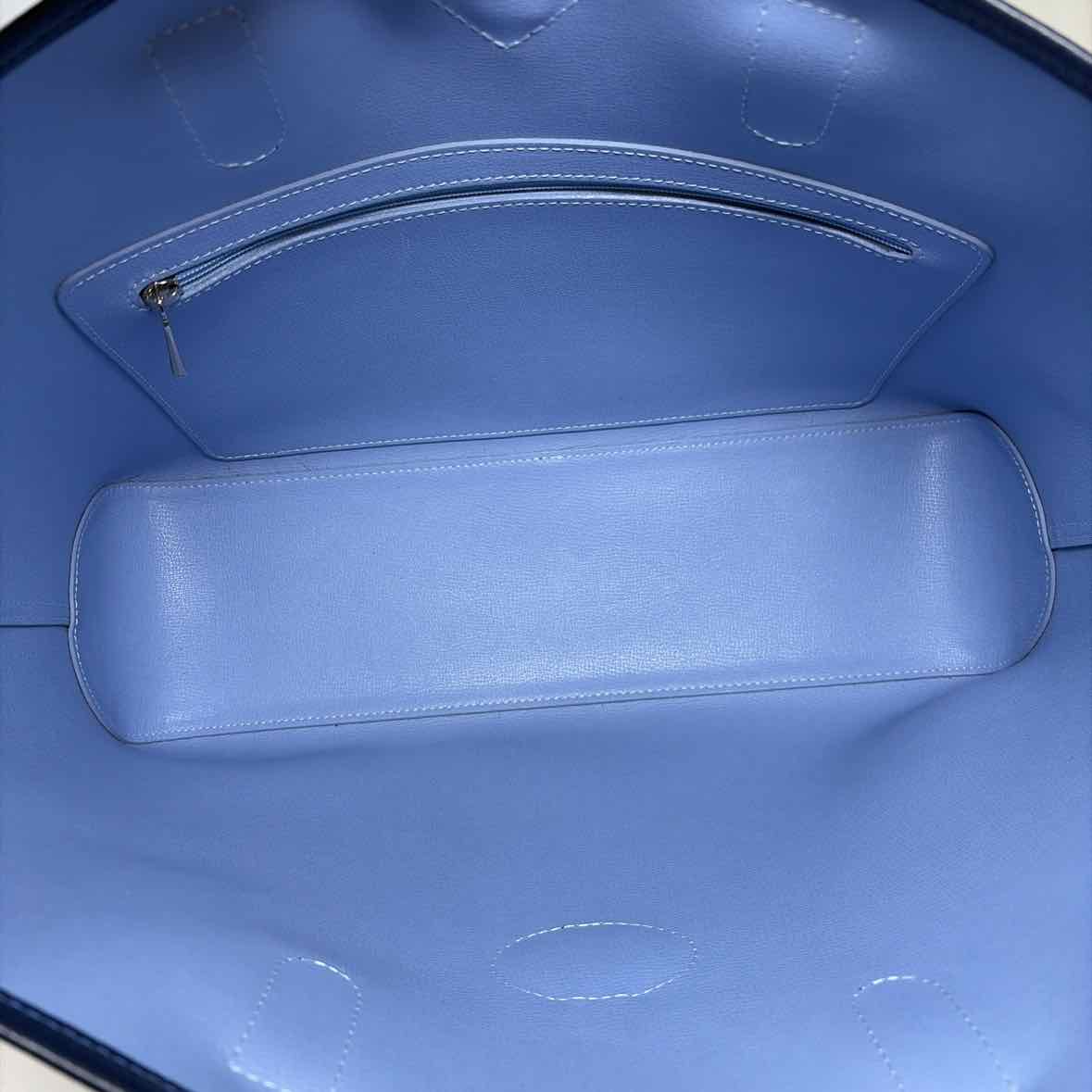 Pre-Owned Longchamp Navy Leather Handbag