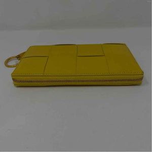 Pre-Owned Bottega Veneta Yellow Leather Designer Wallet