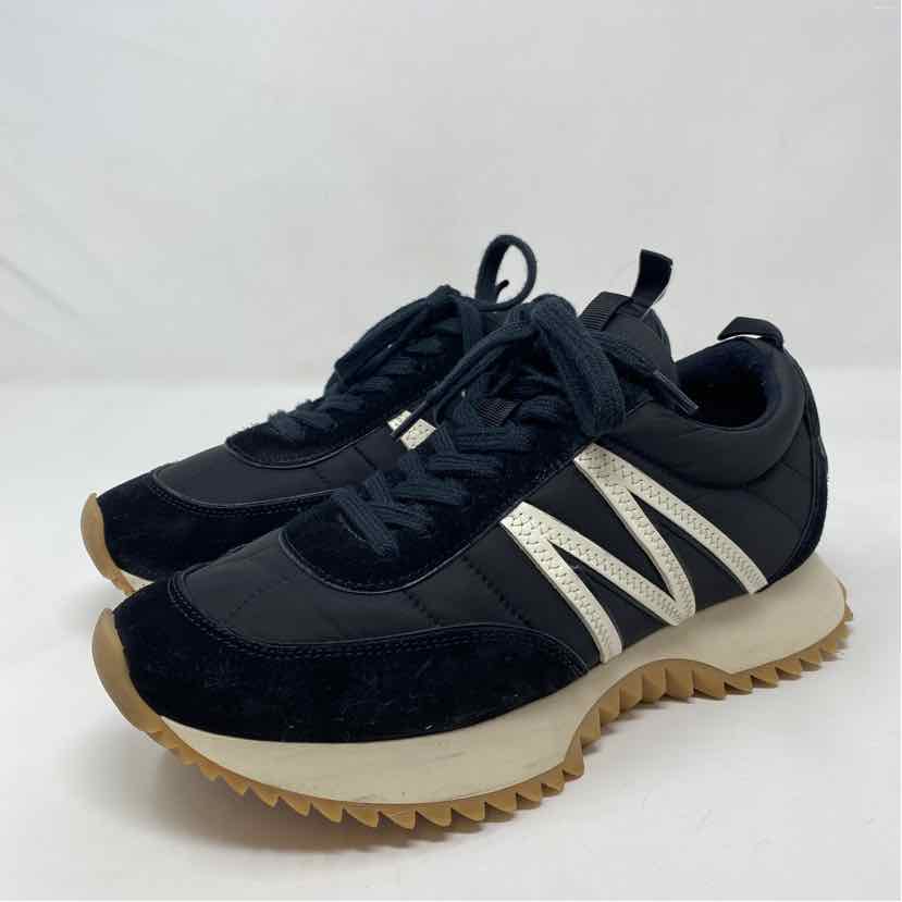 Pre-Owned Moncler Black Nylon Shoe Size 9 Designer Shoes