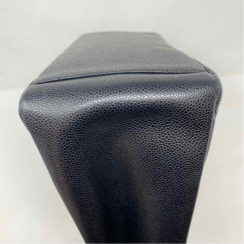 Pre-Owned Chanel Black Leather Designer Handbag