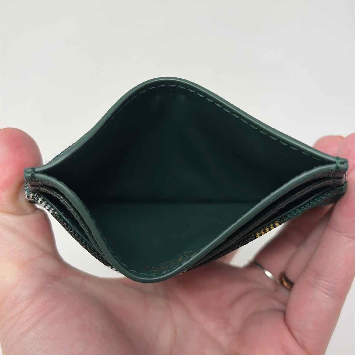 Pre-Owned Burberry Green Designer Wallet