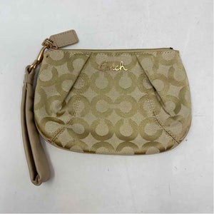 Pre-Owned Coach Monogram Canvas Wristlet