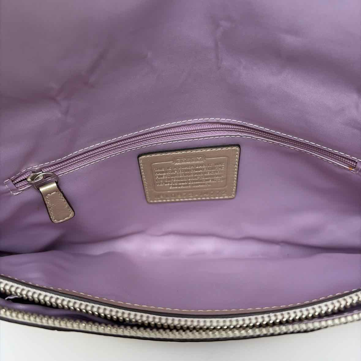 Pre-Owned Coach Gold Leather Handbag