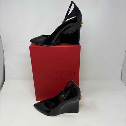 Pre-Owned Valentino Black Patent Shoe Size 8.5 Designer Shoes