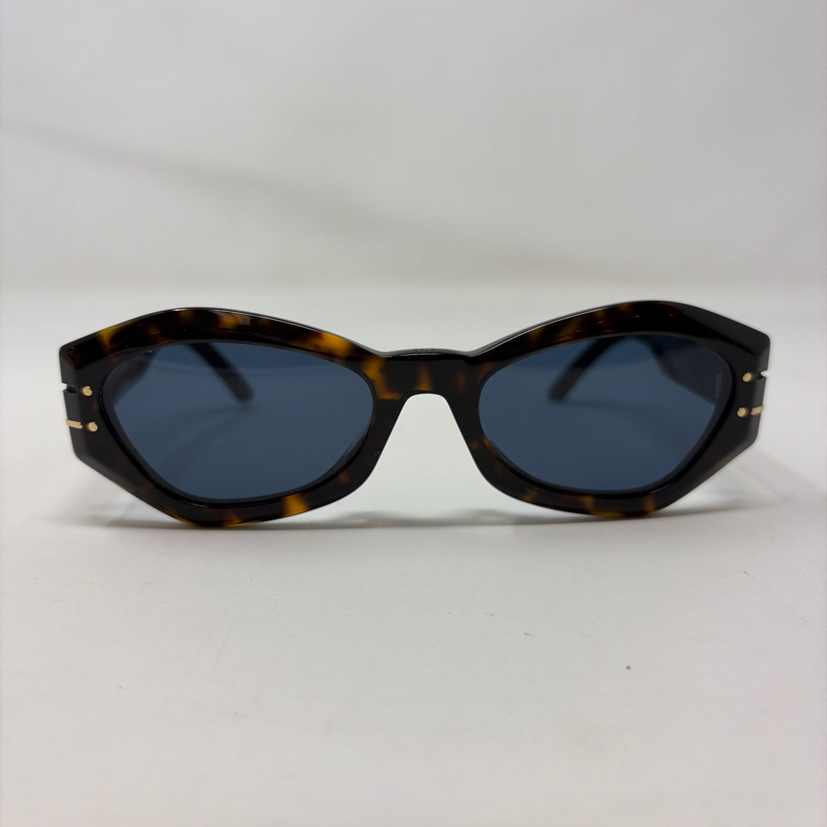 Pre-Owned Dior Tortoise Plastic Designer Sunglasses