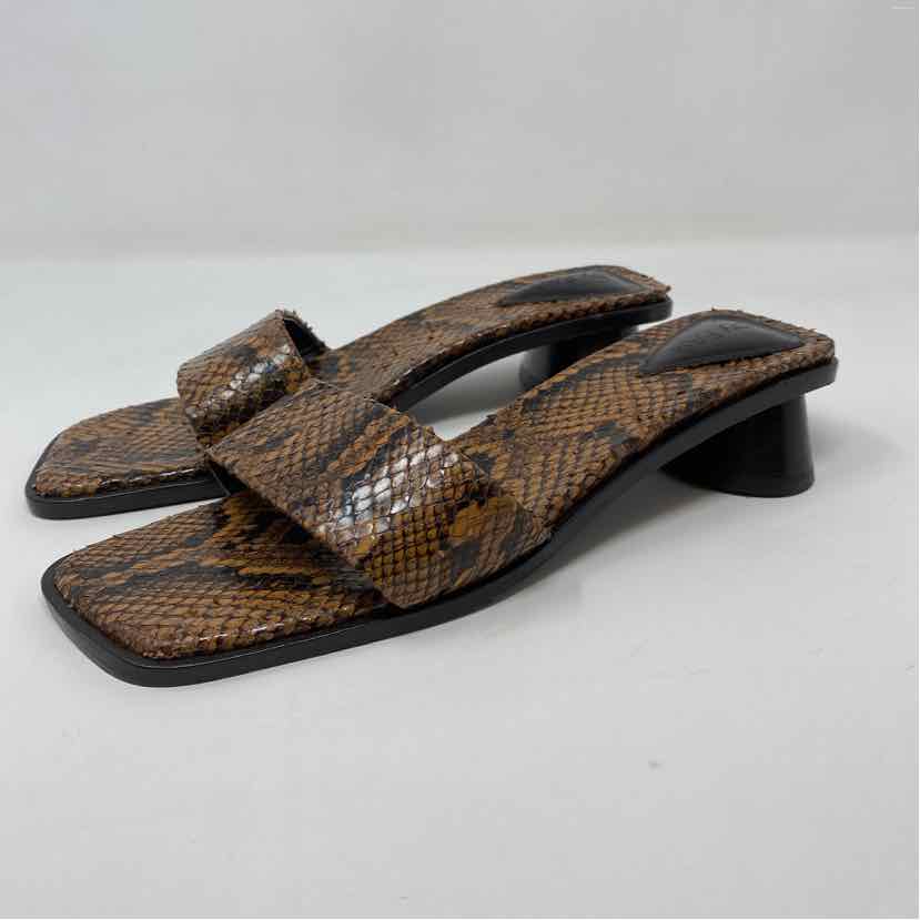 Pre-Owned Shoe Size 9.5 By Far Brown Print Heels