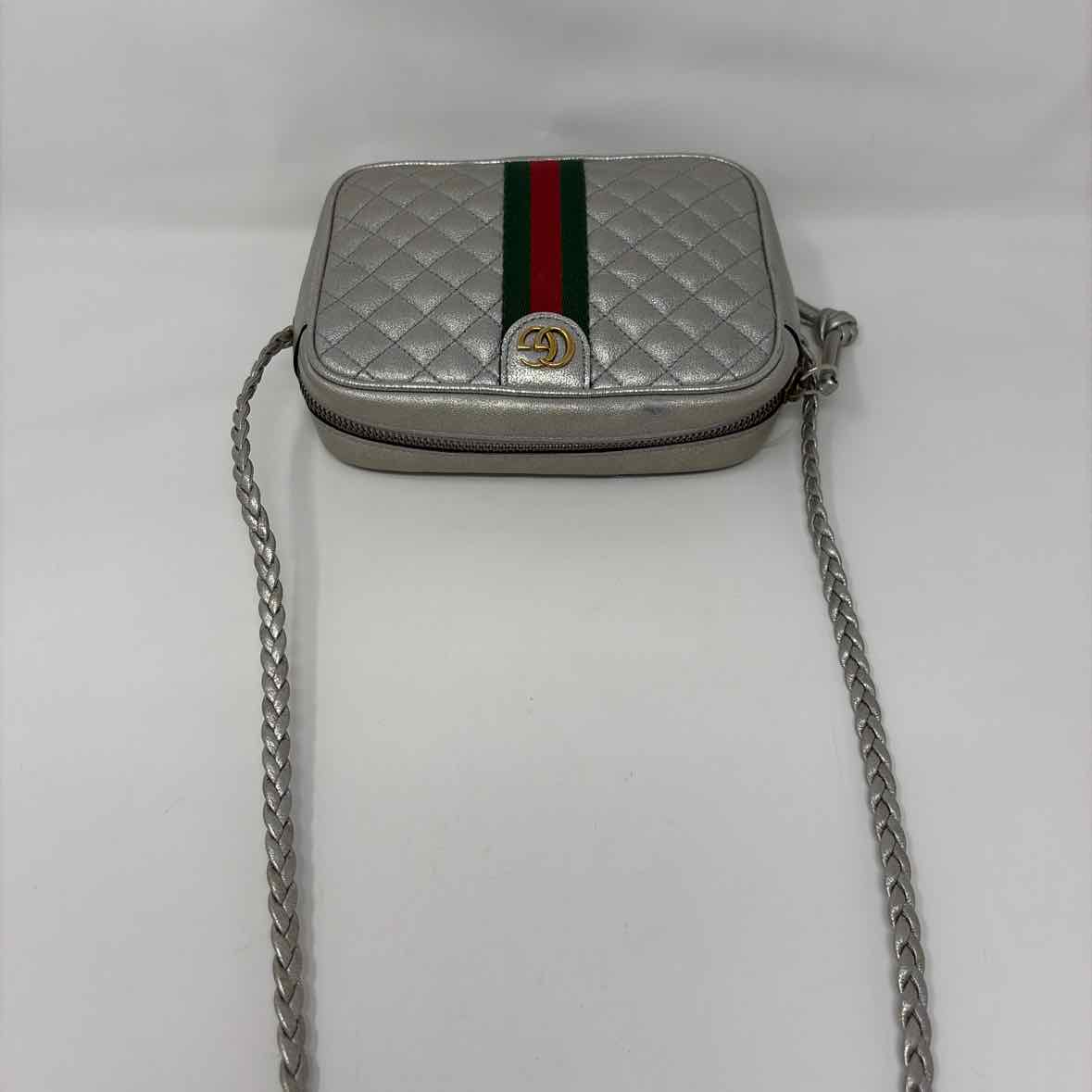Pre-Owned Gucci Silver Leather Designer Handbag
