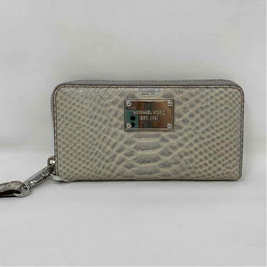 Pre-Owned Michael Kors Beige Leather Wallet