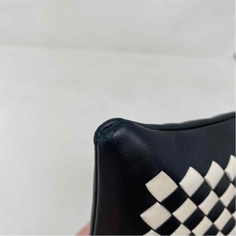 Pre-Owned Bottega Veneta Black/White Leather Designer Handbag