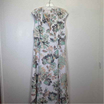 Pre-Owned Size 10/L Calvin Klein White Floral Casual Dress