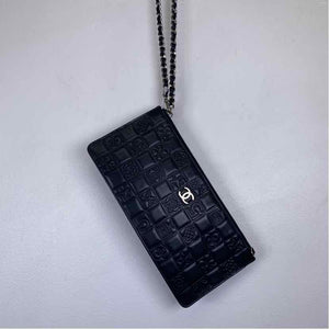 Pre-Owned Chanel Black Leather Designer Handbag