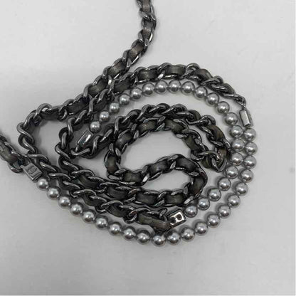 Pre-Owned Chanel Gunmetal Leather Designer Handbag