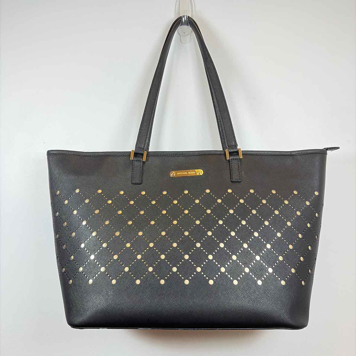 Pre-Owned MICHAEL by Michael Kors Black Leather Handbag