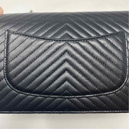 Pre-Owned Chanel Black Lambskin Designer Handbag