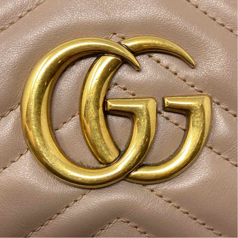 Pre-Owned Gucci Mauve Leather Designer Handbag