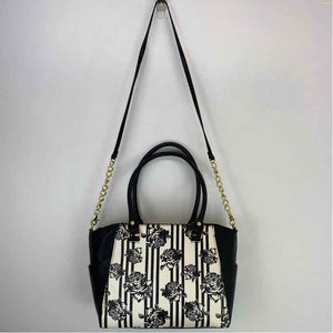 Pre-Owned Betsy Johnson Black/White faux leather Handbag