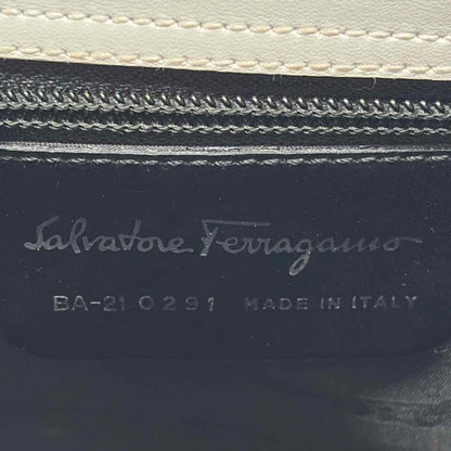 Pre-Owned Salvatore Ferragamo White Leather Designer Handbag