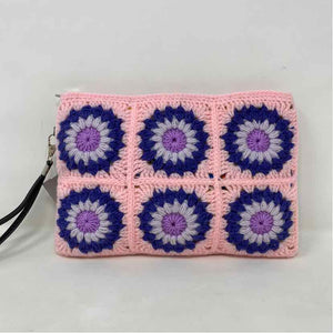 Pre-Owned Boutique Pink Knit Wristlet