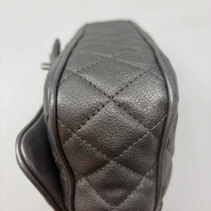 Pre-Owned Chanel Silver Leather Designer Handbag