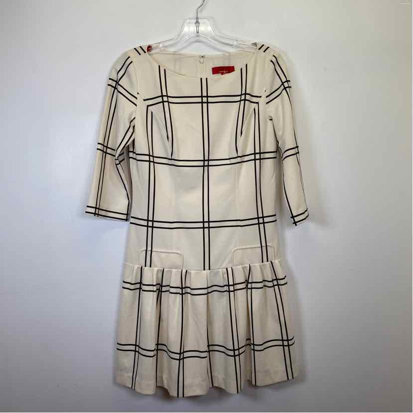 Pre-Owned Size 4/S Red Black/White Casual Dress