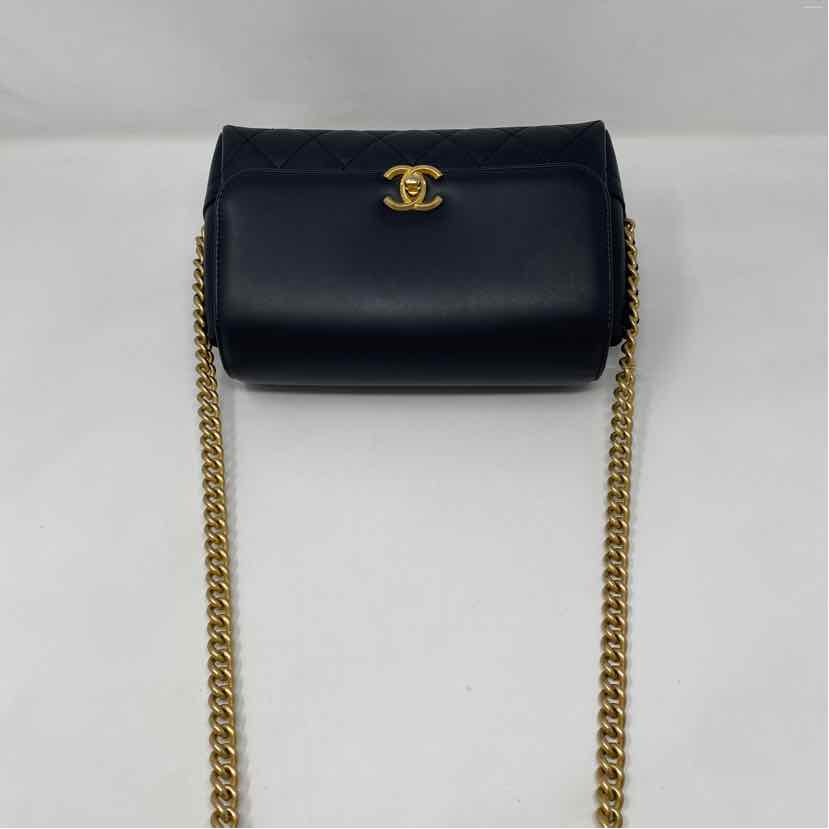 Pre-Owned Chanel Black Leather Designer Handbag