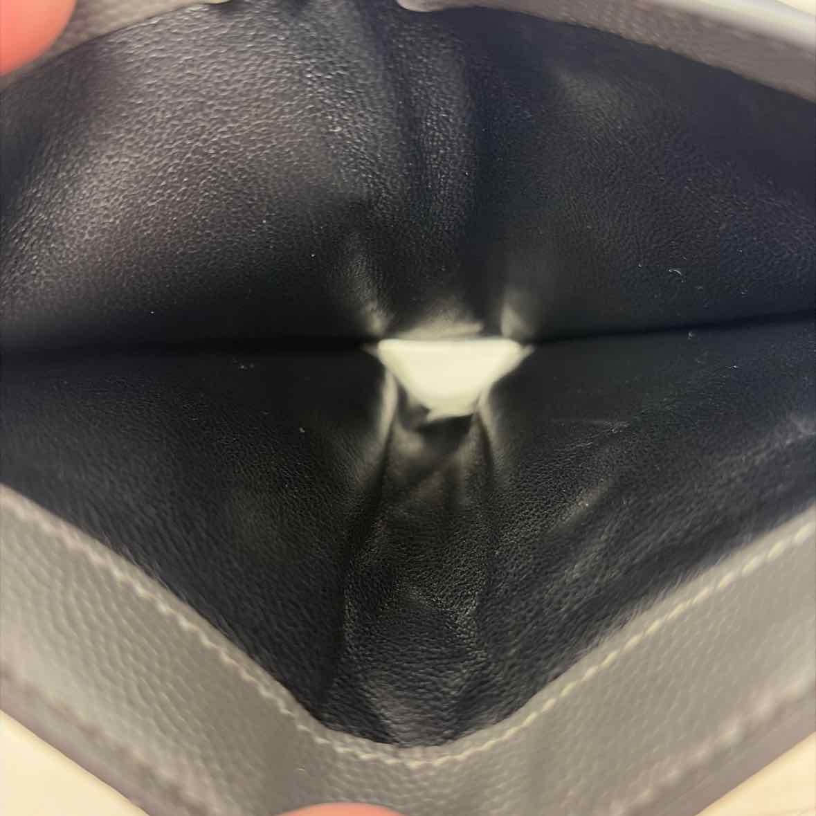 Pre-Owned Saint Laurent Grey Leather Designer Wallet