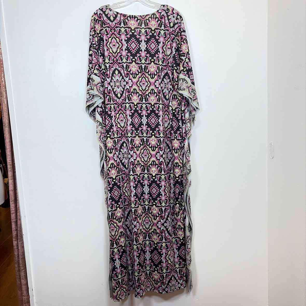 Pre-Owned Size XL Joan Rivers Black Multi Casual Dress