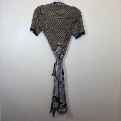 Pre-Owned Size M Elie Tahari Blue Multi Casual Dress