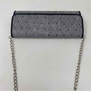 Pre-Owned Made In China Black & White Fabric Handbag
