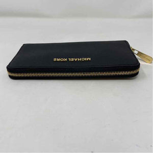 Pre-Owned Michael Kors Black Wallet