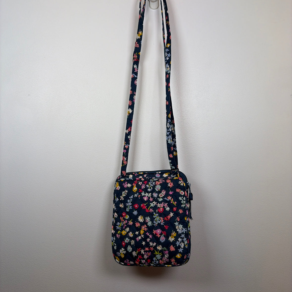 Pre-Owned Vera Bradley Blue Multi Fabric Handbag