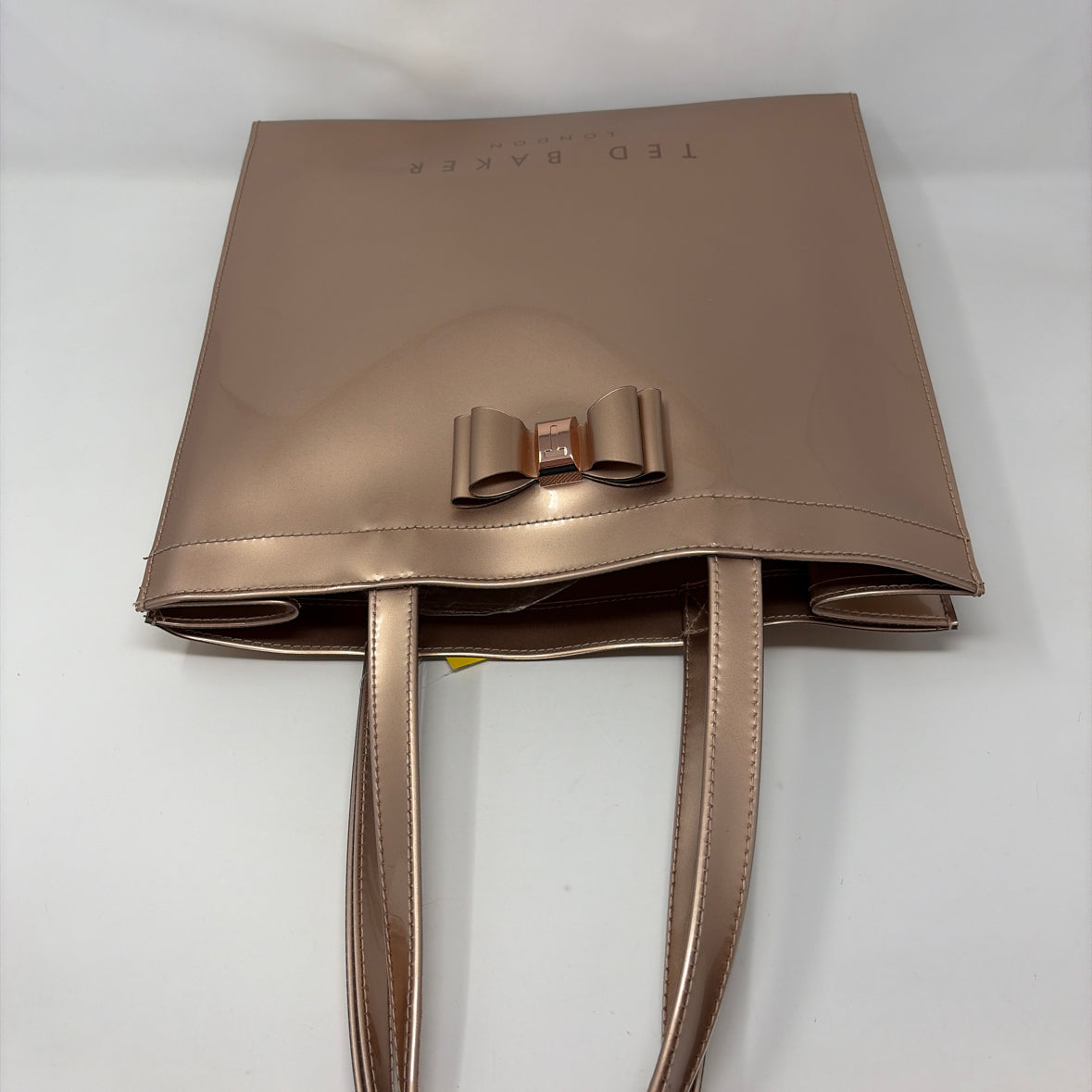 Pre-Owned Ted Baker Rose Gold Patent Handbag