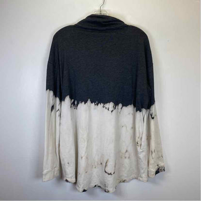 Pre-Owned Size S Fantastic Fawn Black & White Top