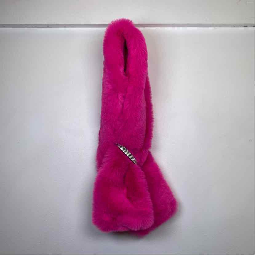Pre-Owned Jennifer & Co Hot Pink Faux Fur Scarf