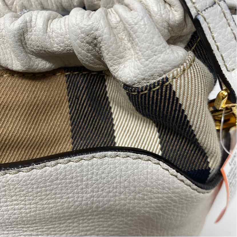 Pre-Owned Burberry White Leather Designer Handbag