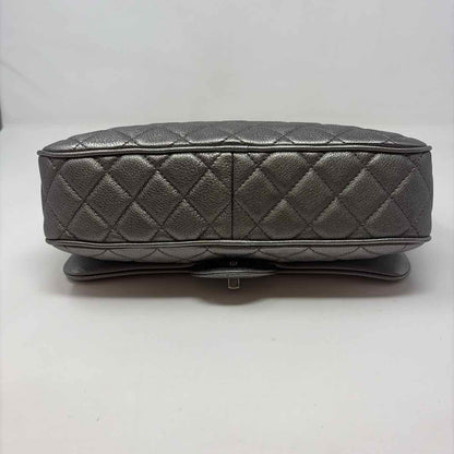 Pre-Owned Chanel Silver Leather Designer Handbag