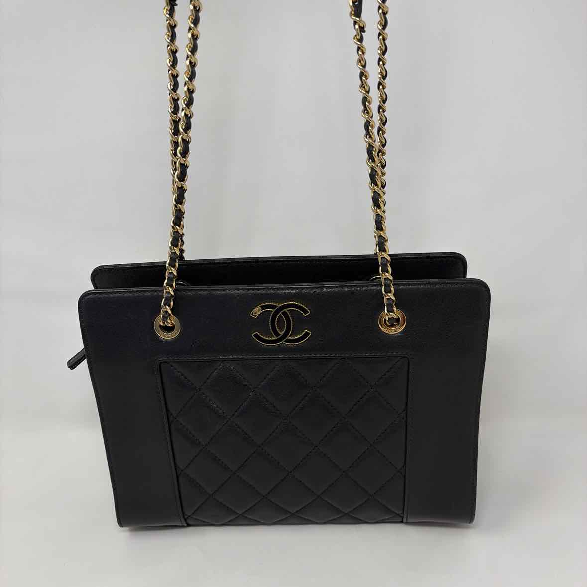 Pre-Owned Chanel Black Leather Designer Handbag