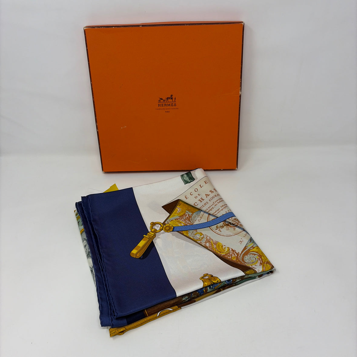 Pre-Owned Hermes Navy Multi Silk Designer Scarf