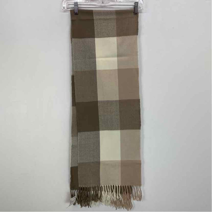 Pre-Owned Boutique Tan Knit Scarf