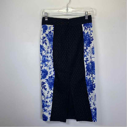 Pre-Owned Size 8/M Sau Black Floral Skirt