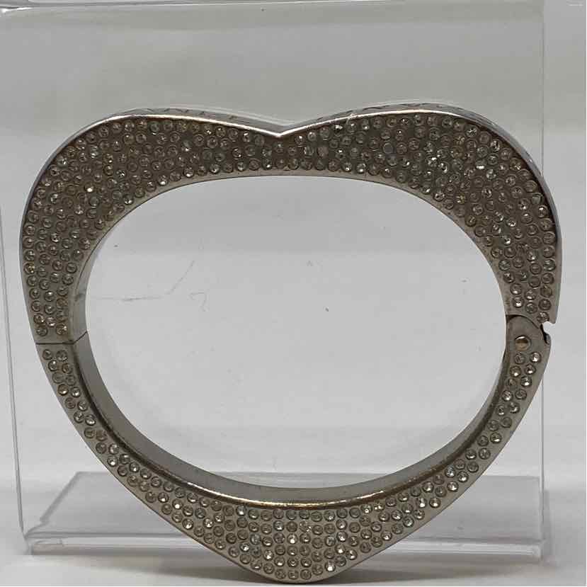 Pre-Owned Chanel Silver Multi Metal Designer Jewelry