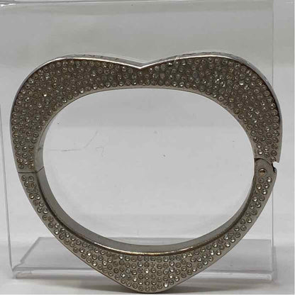 Pre-Owned Chanel Silver Multi Metal Designer Jewelry