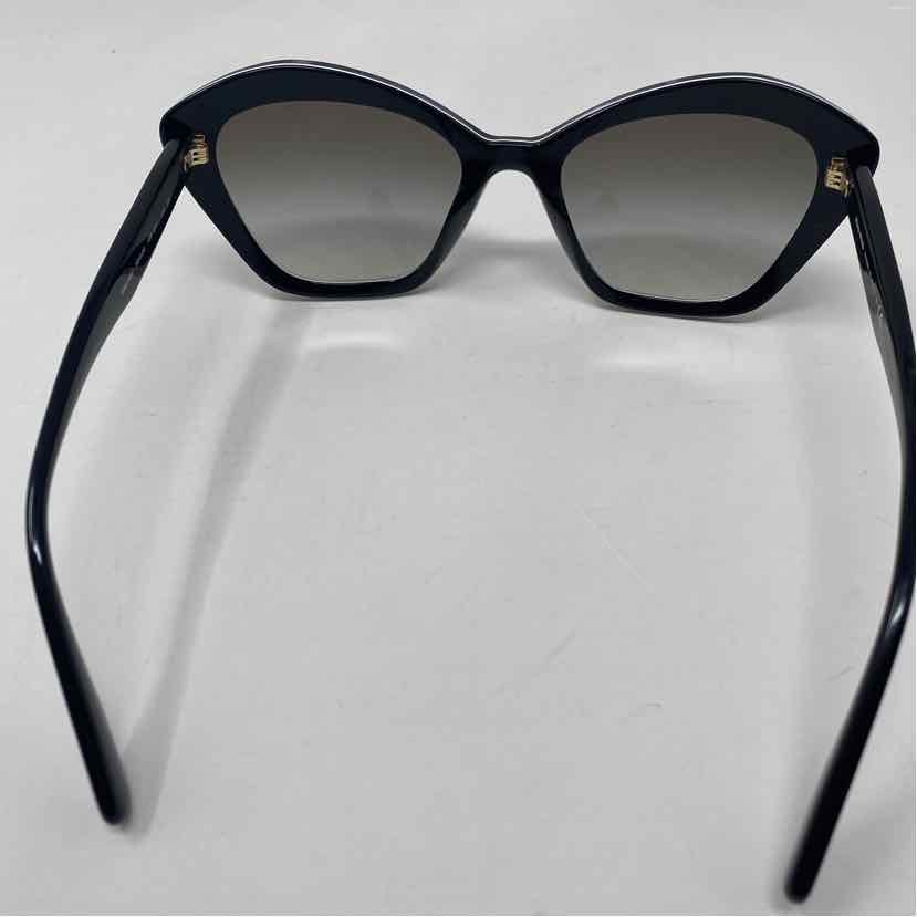 Pre-Owned Miu Miu Black/White Plastic Designer Sunglasses